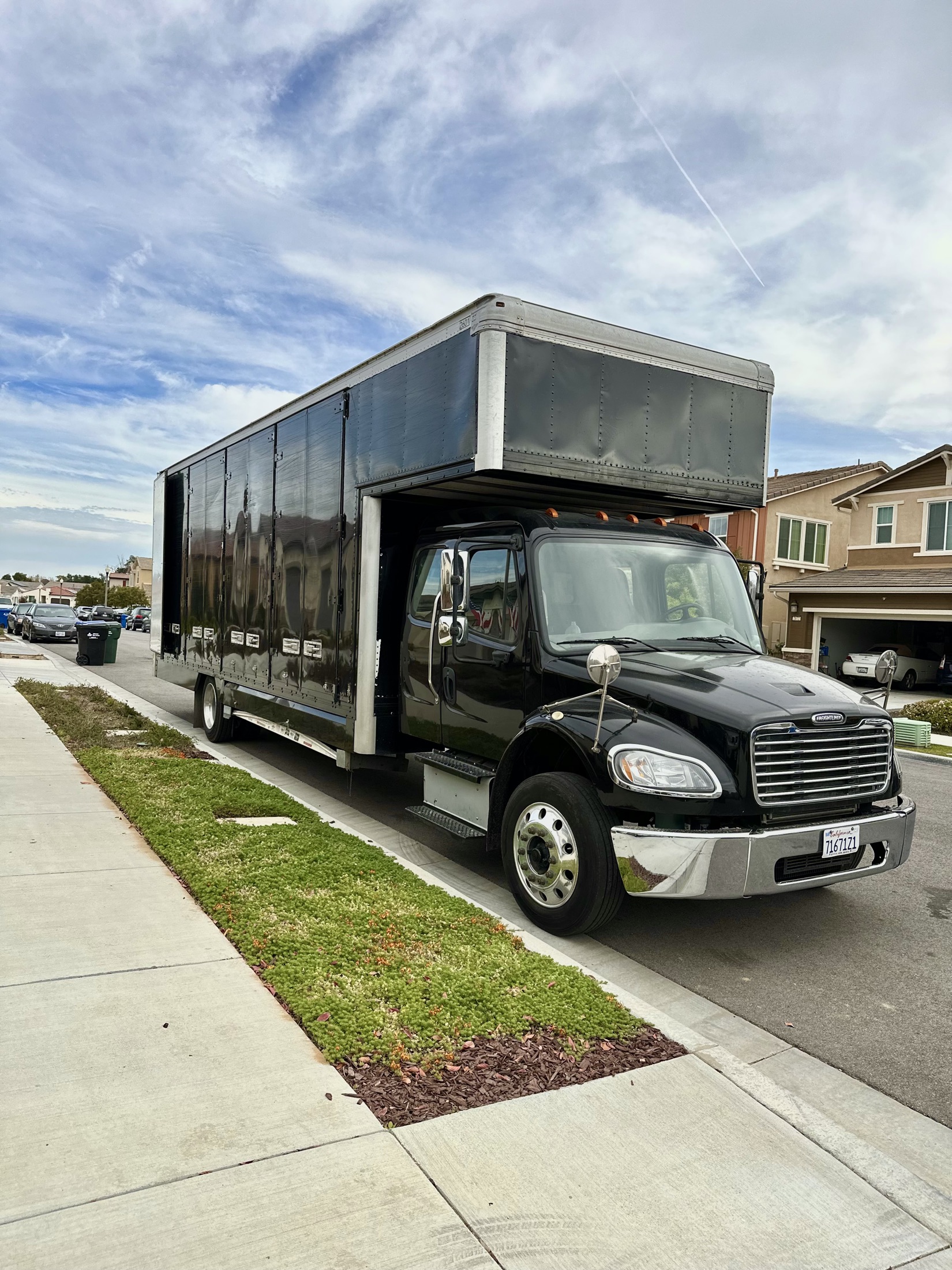 30-Foot Truck - Full Estate Capacity